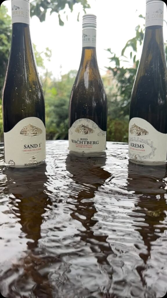 Facebook-Beitrag: Wenn’s schon nicht regnet, müssen wir den Wein eben selbst… — Weingut Zöhrer